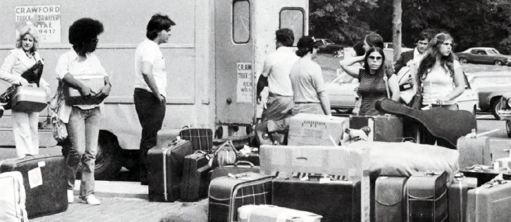students at move in day in 1976