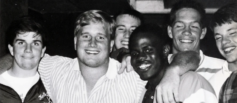 students pose for a photo during orientation in 1988